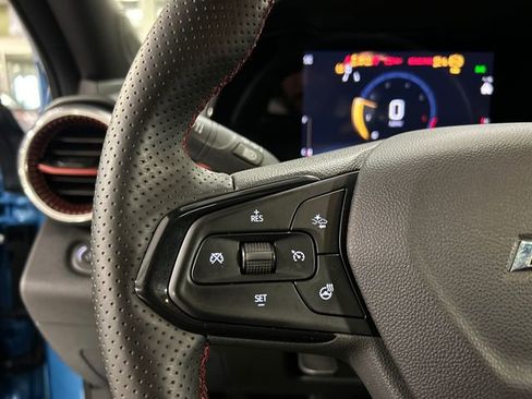 Used 2025 Chevrolet Trax RS w/ Sunroof Package image 13