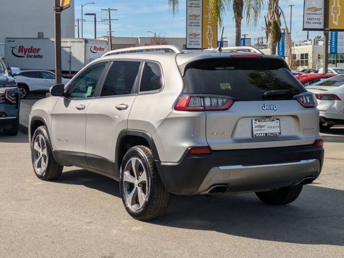 Used 2019 Jeep Cherokee Limited image 7