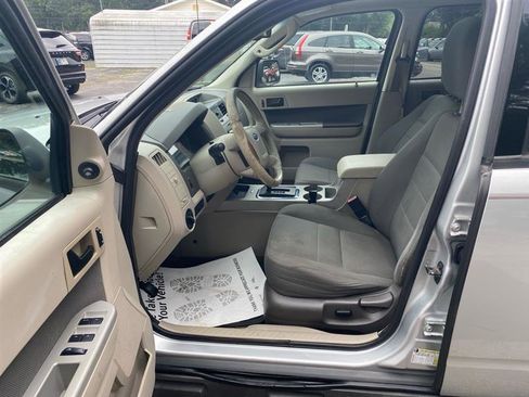 Used 2009 Ford Escape XLT image 8