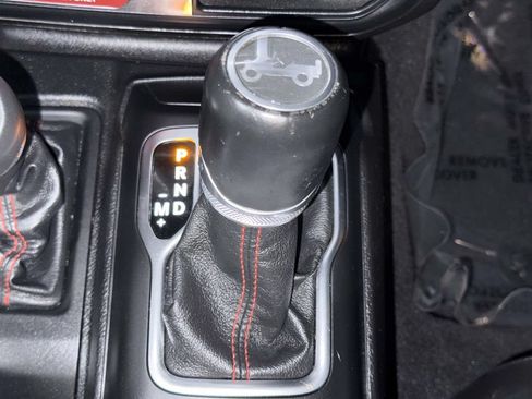 Used 2020 Jeep Wrangler Unlimited Rubicon w/ Dual Top Group AWD/4WD image 21