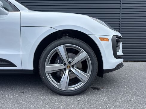 New 2026 Porsche Macan AWD/4WD image 7