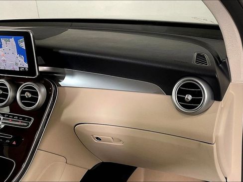 Used 2018 Mercedes-Benz GLC 300 4MATIC image 16