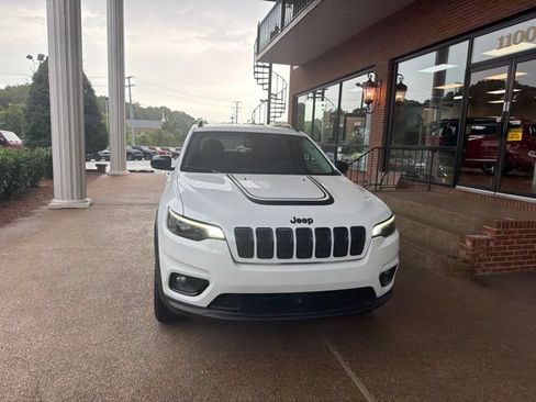 Used 2022 Jeep Cherokee Latitude AWD/4WD image 4
