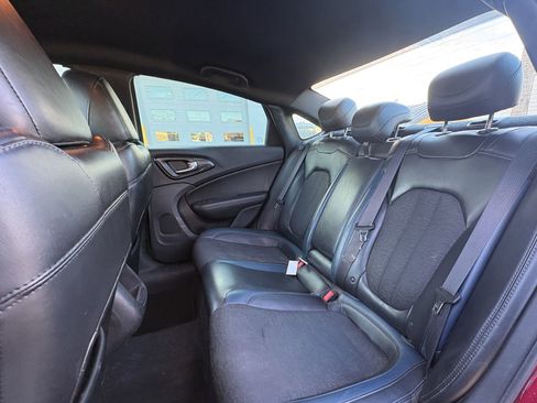 Used 2016 Chrysler 200 S FWD image 20