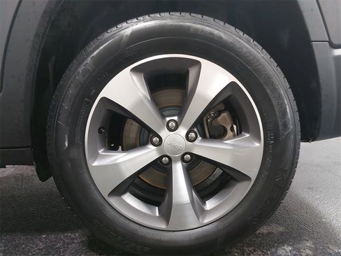 Used 2022 Jeep Cherokee Limited w/ Sun & Sound Group image 67