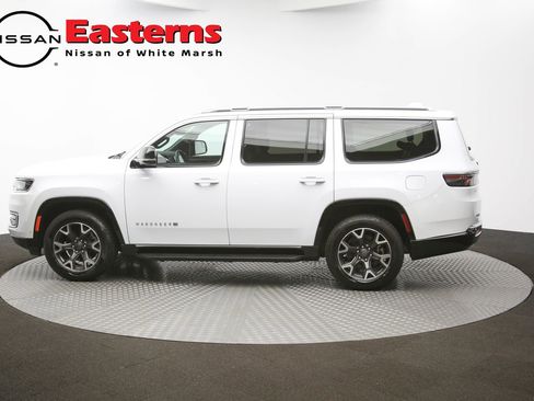 Used 2023 Jeep Wagoneer Series III w/ Preferred Equipment Group RWD image 59