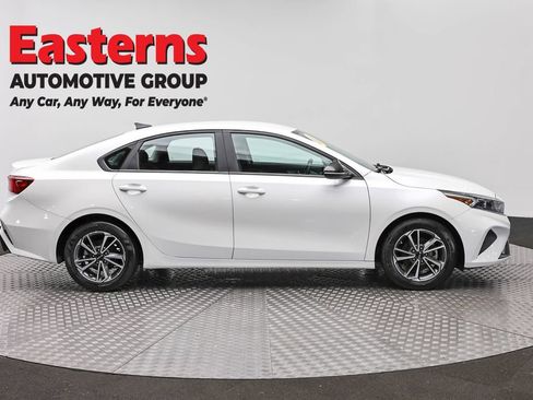 Used 2022 Kia Forte LXS FWD image 4