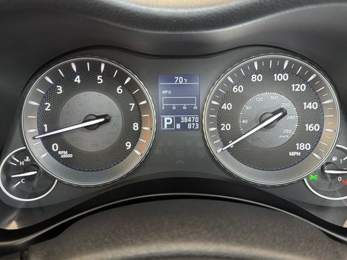 Used 2011 INFINITI M37 w/ Premium Pkg RWD image 29