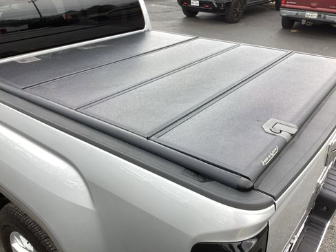 Used 2017 GMC Canyon SLE image 17