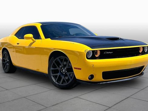 Used 2017 Dodge Challenger R/T w/ Quick Order Package 28P T/A RWD image 3