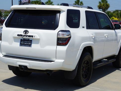 Used 2020 Toyota 4Runner SR5 Premium w/ Moonroof Package RWD image 6