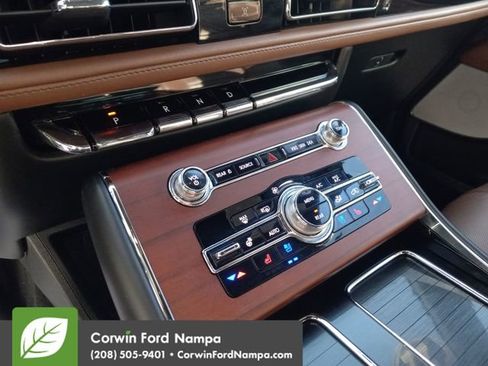 Used 2022 Lincoln Aviator Reserve w/ Equipment Group 201A image 17