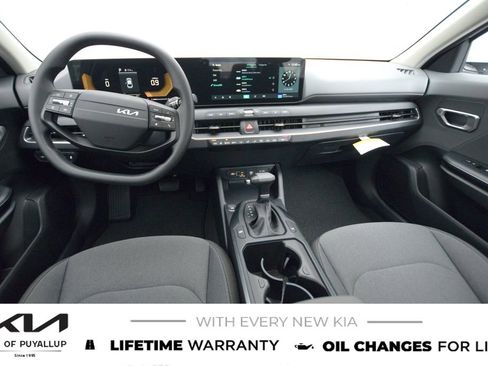 New 2025 Kia K4 LX image 17
