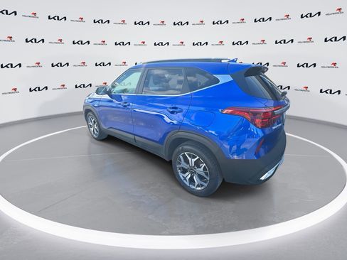 Certified 2023 Kia Seltos EX image 6