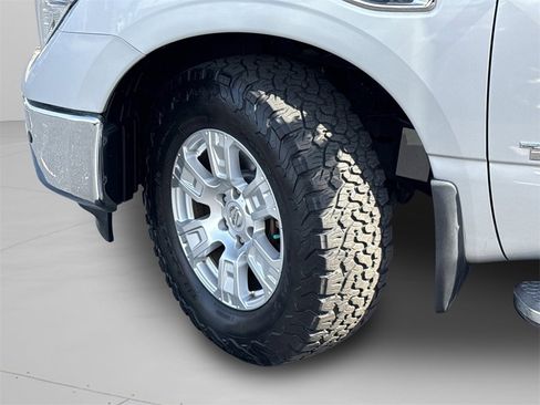 Certified 2017 Nissan Titan SV image 48