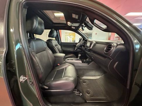 Certified 2022 Toyota Tacoma TRD Sport w/ TRD Premium Sport Package AWD/4WD image 16