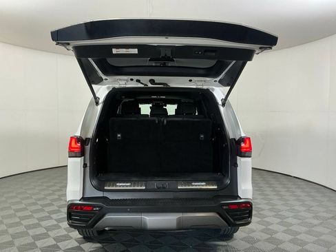 Used 2023 Lexus LX 600 4WD w/ Appearance Package image 31
