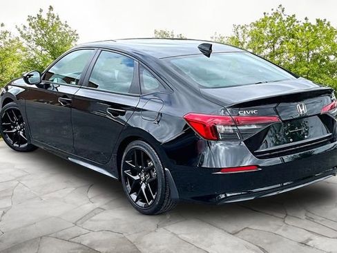 Used 2023 Honda Civic Sport image 11