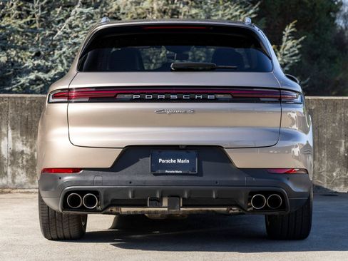 Certified 2025 Porsche Cayenne S AWD/4WD image 10