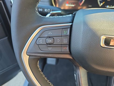 New 2025 Jeep Grand Cherokee Limited w/ Black Appearance Package image 18