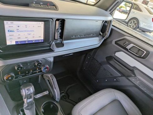 Used 2023 Ford Bronco Big Bend image 16