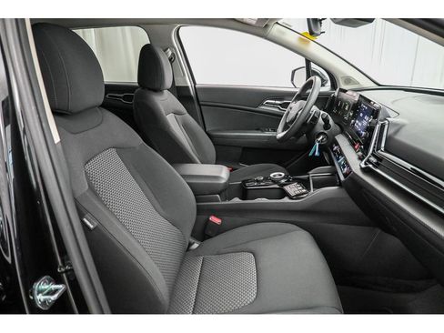 Used 2023 Kia Sportage LX image 15