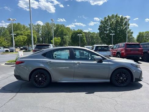 New 2026 Toyota Camry SE FWD image 4