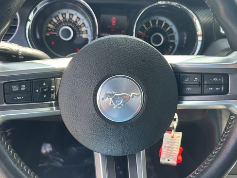 Used 2013 Ford Mustang GT Premium w/ Electronics Pkg RWD image 27