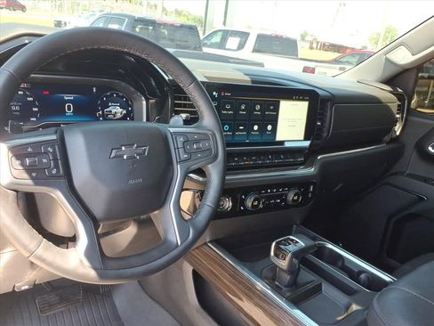 Used 2024 Chevrolet Silverado 1500 LT Trail Boss AWD/4WD image 21