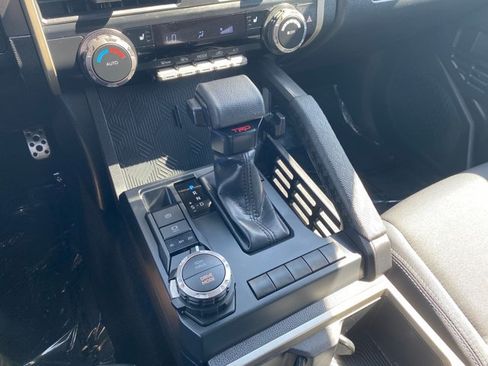 Certified 2025 Toyota Tacoma TRD Sport AWD/4WD image 16