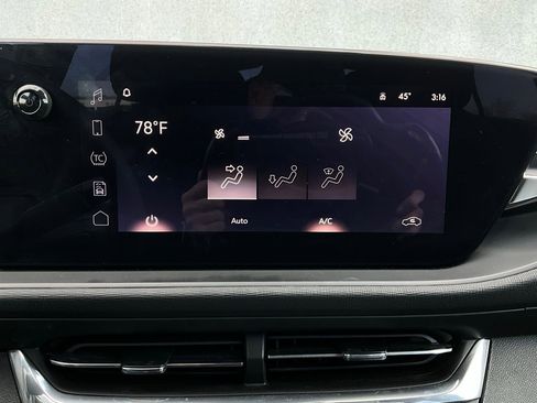 Used 2025 Buick Envista Preferred image 29