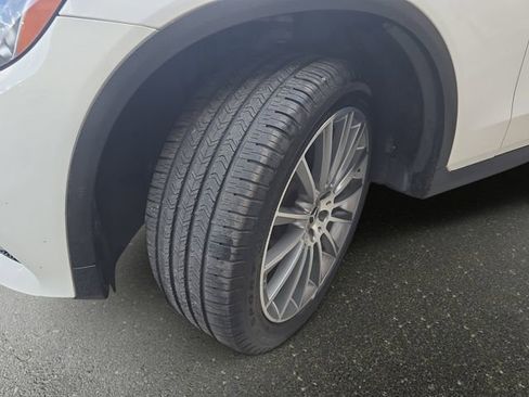 Used 2018 Mercedes-Benz GLC 300 4MATIC Coupe image 35