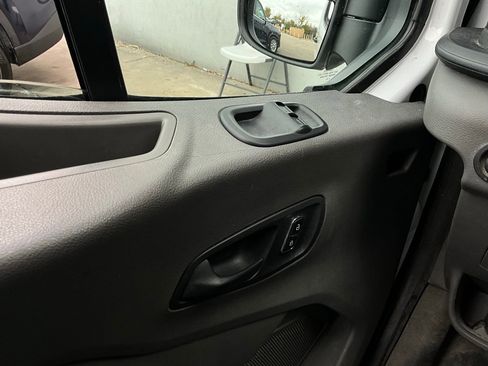 Used 2022 Ford Transit 350 DRW image 16