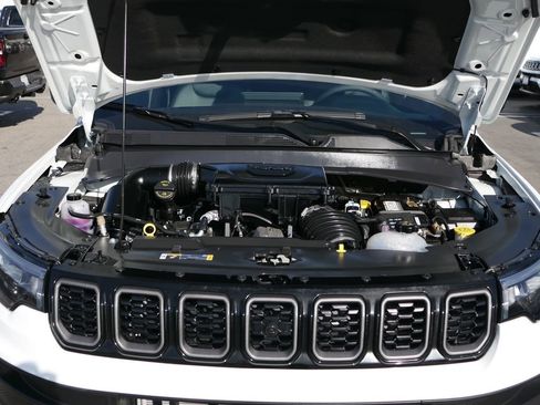 Used 2025 Jeep Compass Latitude w/ Convenience Group image 26