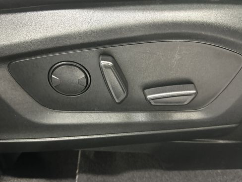 Certified 2022 Ford Explorer XLT w/ Equipment Group 202A image 25