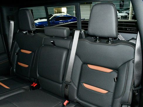 Used 2025 GMC Sierra 1500 AT4 w/ AT4 Premium Package image 17