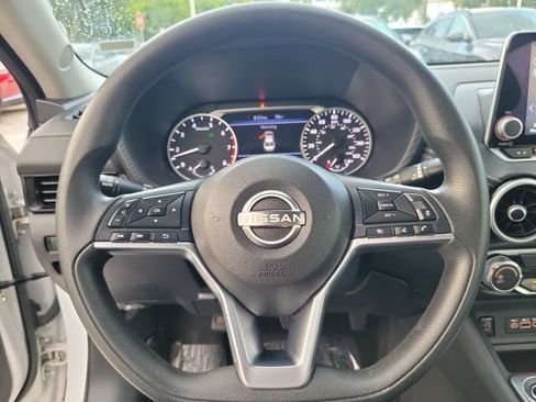 Used 2024 Nissan Sentra SV FWD image 14