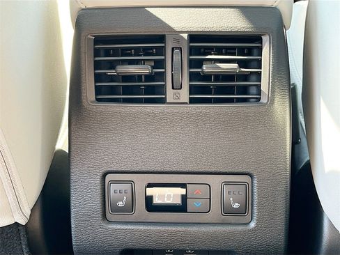 New 2025 Mitsubishi Outlander SEL image 27