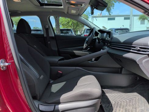 Used 2024 Hyundai Elantra SEL w/ Convenience Package FWD image 34