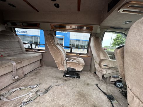 Used 1998 Chevrolet Express 1500 RWD image 34