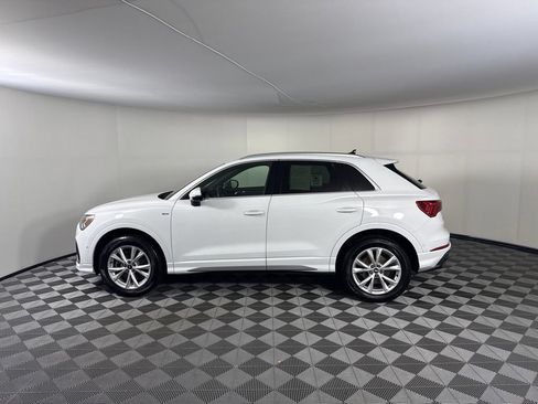 Used 2021 Audi Q3 2.0T Premium Plus w/ Premium Plus Package AWD/4WD image 2
