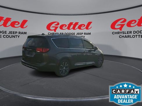 Used 2018 Chrysler Pacifica Limited w/ Tire & Wheel Group image 7