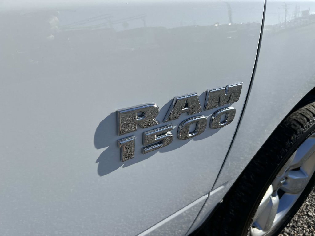 Used 2015 RAM 1500 Express RWD image 28