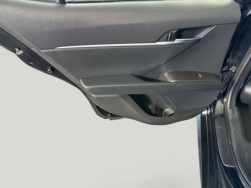 Used 2023 Toyota Camry SE image 25