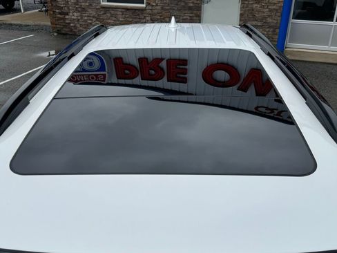 Used 2025 Honda Pilot Black Edition image 9