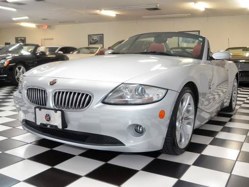 Used 2005 BMW Z4 3.0i RWD image 5