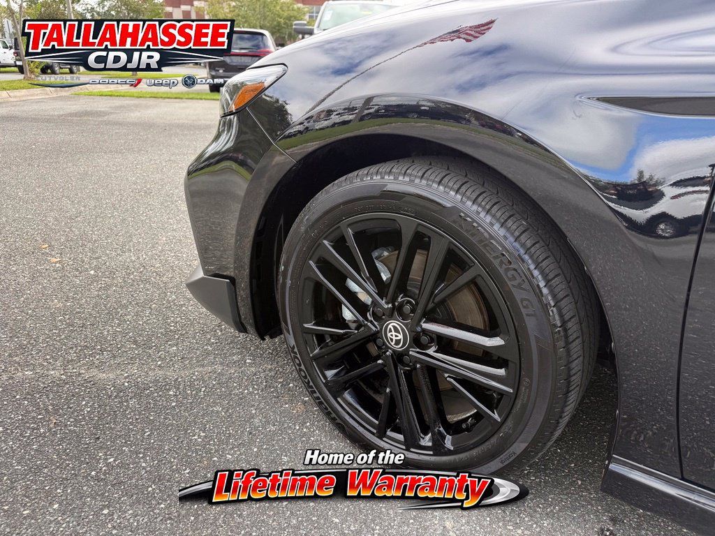 Used 2025 Toyota Camry SE w/ Convenience Package FWD image 14