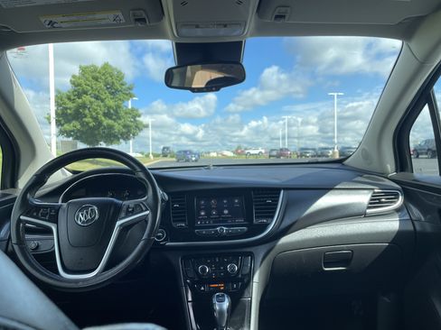 Used 2022 Buick Encore Preferred w/ Safety Package AWD/4WD image 17
