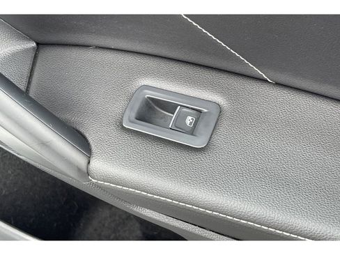 Used 2023 Volkswagen Tiguan SE R-Line FWD image 23