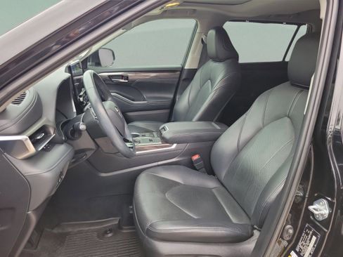 Used 2021 Toyota Highlander Limited AWD/4WD image 28